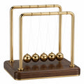 Newton Pendel Schreibtischspielzeug in Gold
